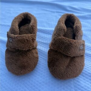 UGG Cozy Brown Kids Slippers